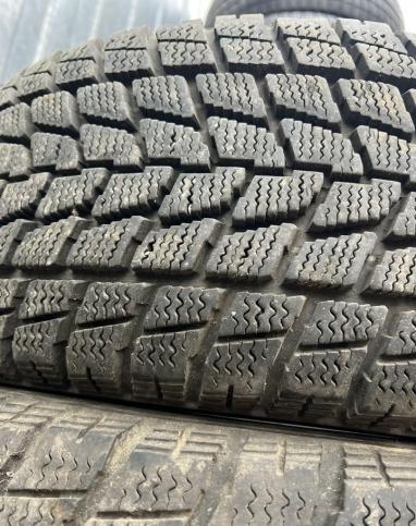 Toyo Winter Tranpath SU-4 235/60 R16