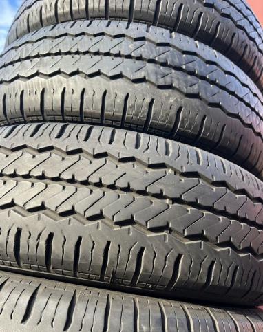 Hankook Radial RA08 215/70 R16C