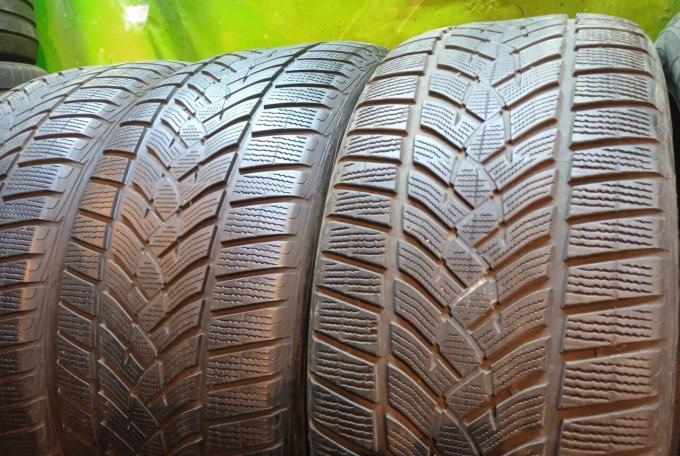 Goodyear UltraGrip Performance 275/45 R21