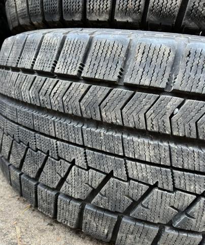 Bridgestone Blizzak VRX 225/50 R17