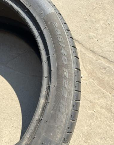 Pirelli P Zero PZ4 285/40 R22