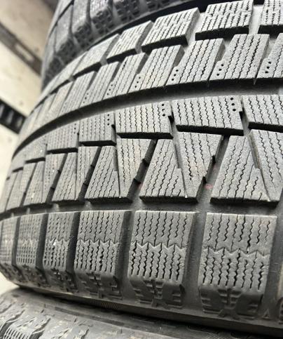 Bridgestone Blizzak Revo GZ 215/50 R17