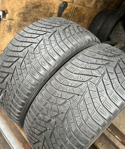 Yokohama BluEarth Winter V905 235/45 R17