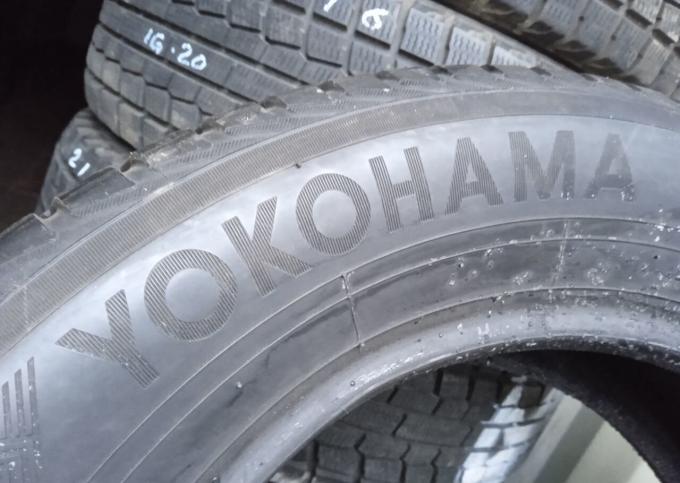 Yokohama BluEarth Winter V905 215/60 R16