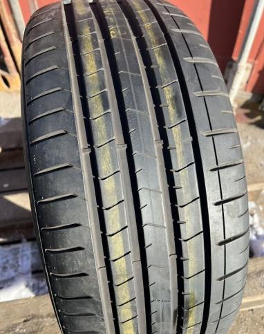 Pirelli P Zero PZ4 225/40 R18