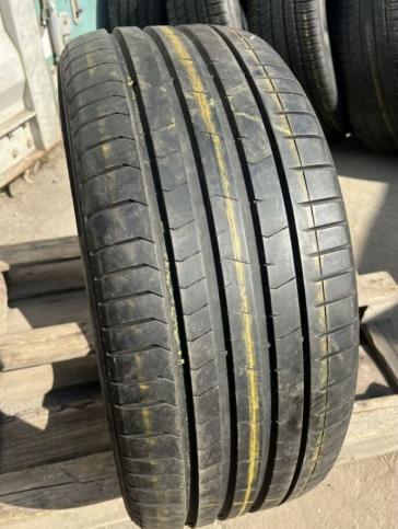 Pirelli P Zero PZ4 275/35 R22