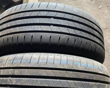 Bridgestone Turanza T005 215/60 R17