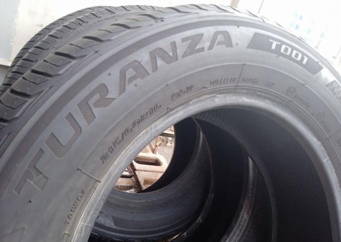 Bridgestone Turanza T001 215/60 R16