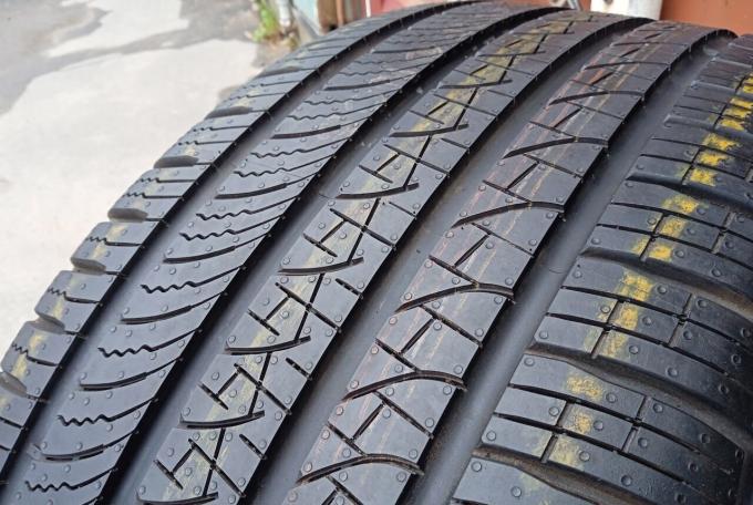 Pirelli Scorpion Zero All Season 285/40 R22