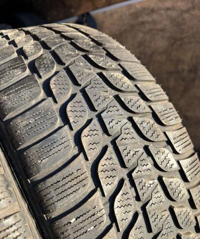 Bridgestone Blizzak LM-25 205/45 R17