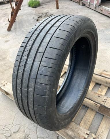 Pirelli P Zero PZ4 245/45 R20