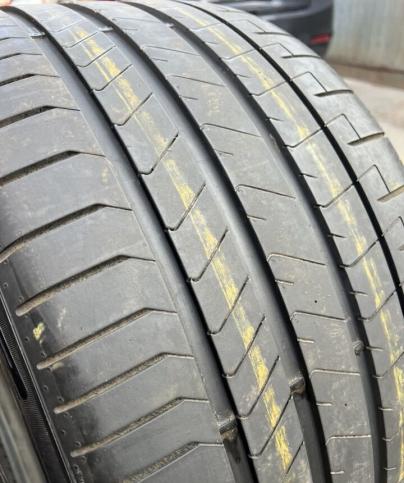 Pirelli P Zero PZ4 295/35 R20