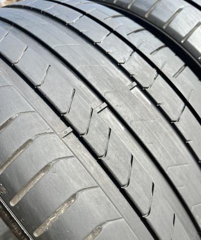 Pirelli P Zero PZ4 255/40 R20