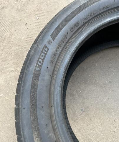 Bridgestone Turanza T005 225/55 R17