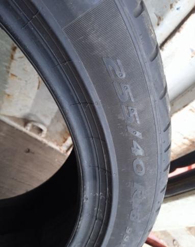 Pirelli P Zero PZ4 255/40 R18