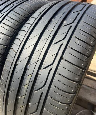 Bridgestone Turanza T001 215/60 R16