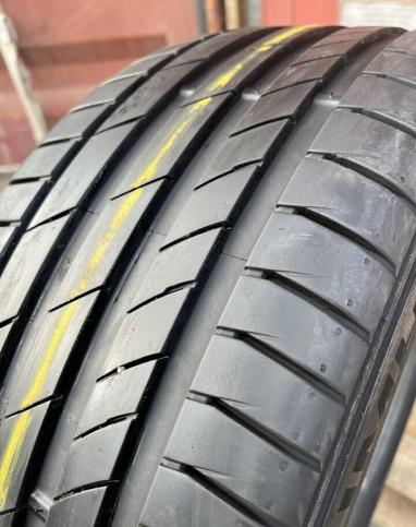 Kumho Ecsta PS71 245/40 R20
