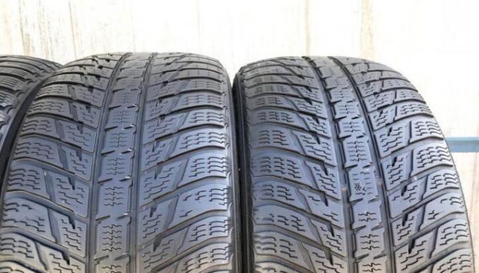 Nokian Tyres WR SUV 3 225/60 R17