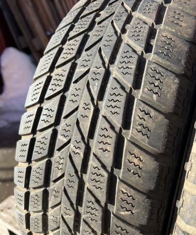 Hankook Winter Radial W400 215/70 R16