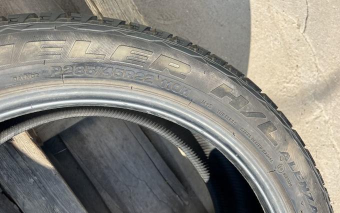 Bridgestone Dueler H/L Alenza 285/45 R22