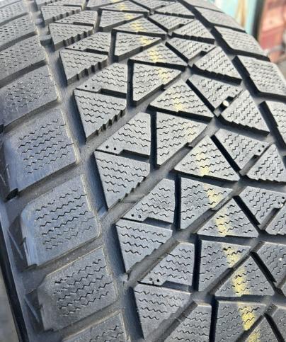 Bridgestone Blizzak DM-V2 285/45 R22