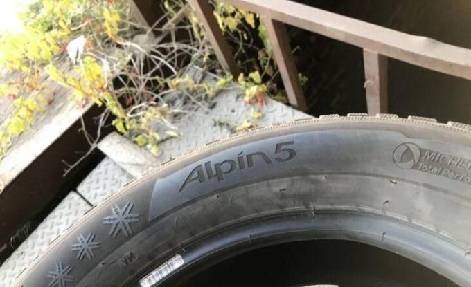 Michelin Alpin 5 215/55 R17