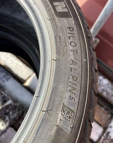 Michelin Pilot Alpin 5 245/45 R18