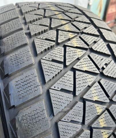 Bridgestone Blizzak DM-V2 285/45 R22