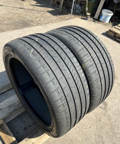 Pirelli P Zero PZ4 265/40 R21