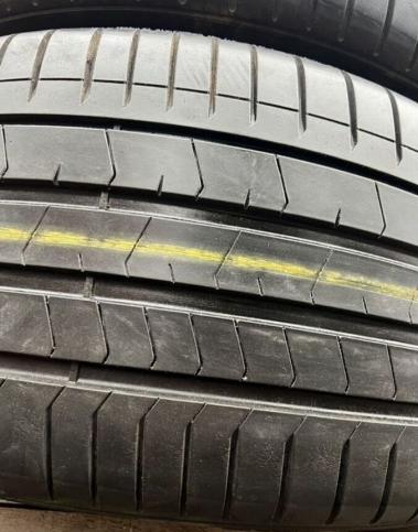 Pirelli P Zero PZ4 315/35 R21