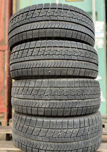 Bridgestone Blizzak VRX 215/55 R17