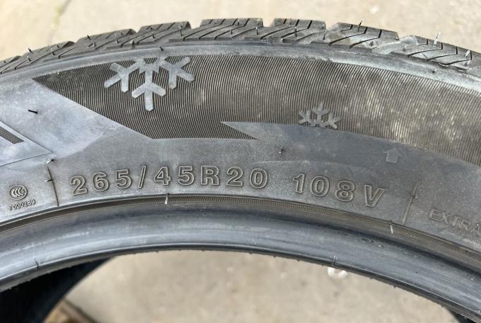 Minerva Frostrack UHP 265/45 R20