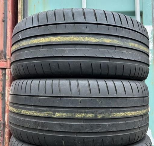 Michelin Pilot Sport 4 245/45 R17