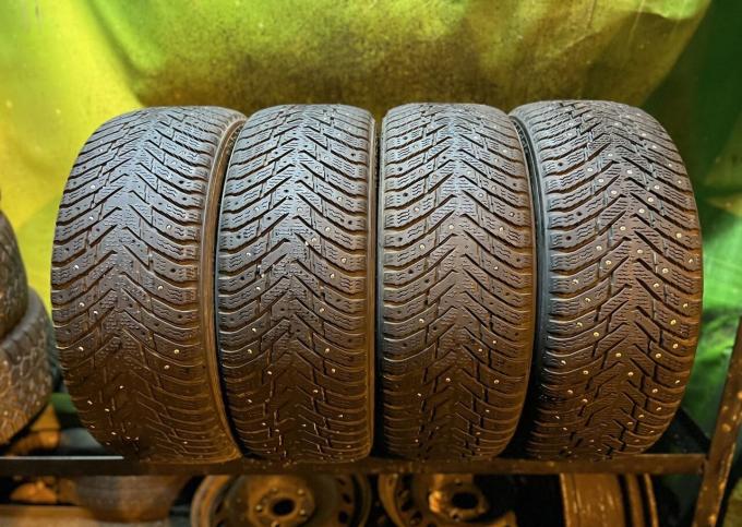 Nokian Tyres Hakkapeliitta 8 215/55 R17