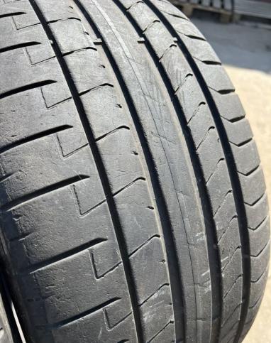 Pirelli P Zero PZ4 255/40 R18