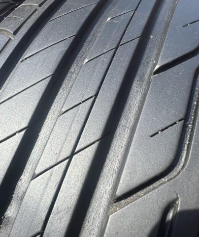 Bridgestone Turanza T001 215/60 R16