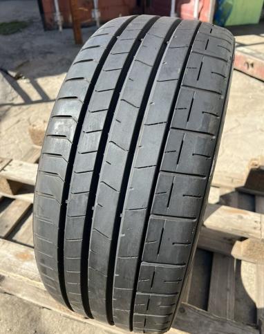 Pirelli P Zero PZ4 235/35 R19