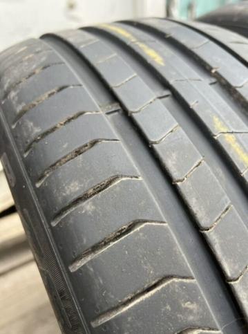 Pirelli P Zero PZ4 245/45 R19