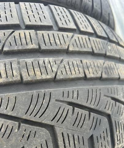 Pirelli Winter Sottozero 210 Serie II 235/50 R19