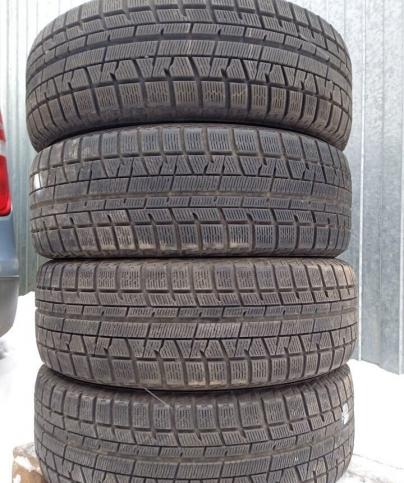 Yokohama Ice Guard IG50+ 215/60 R16