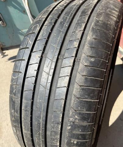 Pirelli P Zero PZ4 285/40 R22