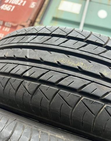 Yokohama dB Decibel E70B 215/60 R16