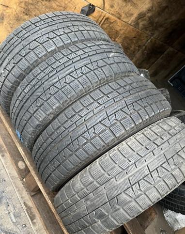 Yokohama Ice Guard IG50 215/60 R16