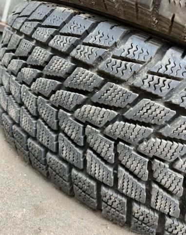 Toyo Winter Tranpath SU-4 235/60 R16