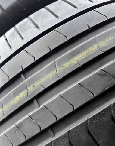 Pirelli P Zero PZ4 275/40 R21