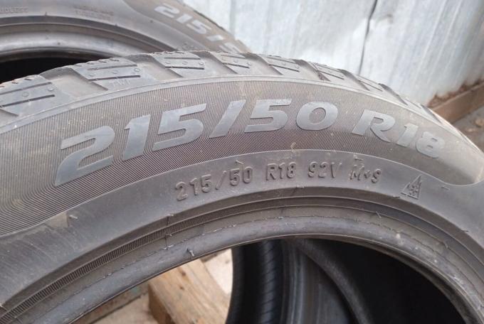 Pirelli Winter Sottozero 3 215/50 R18