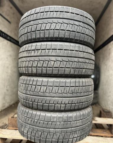 Bridgestone Blizzak Revo GZ 215/50 R17