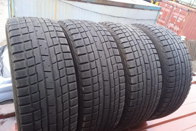 Yokohama Ice Guard IG30 215/55 R17