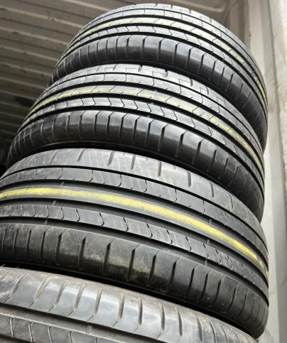 Pirelli P Zero PZ4 205/40 R18