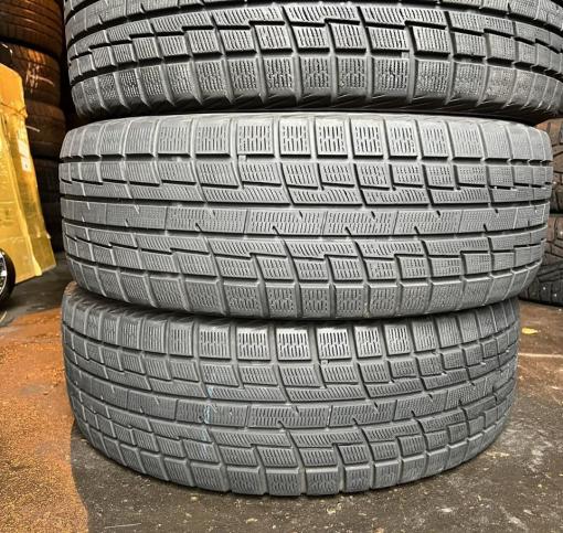 Yokohama Ice Guard IG30 215/60 R16